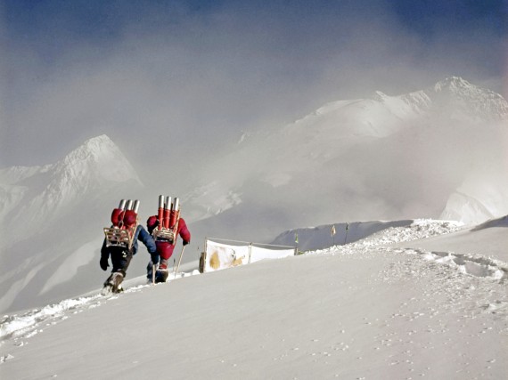 Tabor 3 pod Anapurno II (7937 m) in Anapurno IV (7540 m)